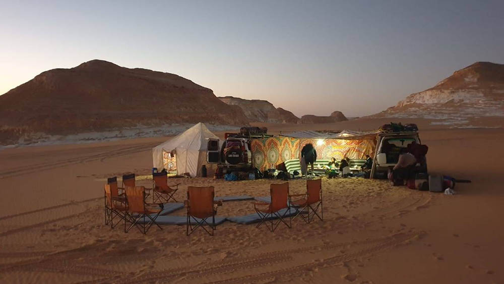 intotwild.travel | Cắm Trại Trên Sa Mạc Trắng Tại Ốc Đảo Bahariya